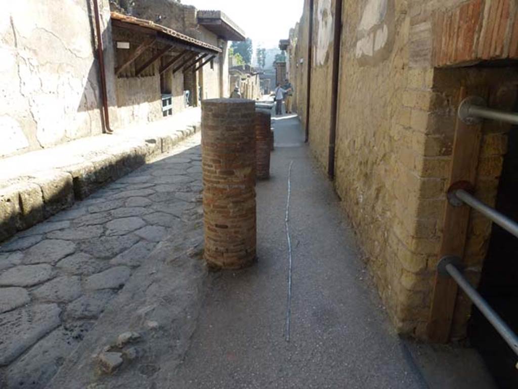 Cardo IV. Superiore, Herculaneum, June 2012. Looking south, with V.4 and V.3, on left. Photo courtesy of Michael Binns.